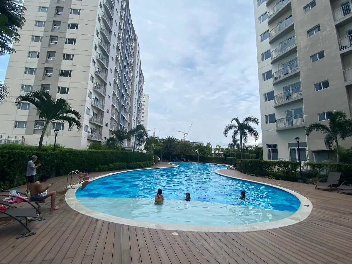 Hotel Luxury Twin Bed Room With Balcony Las Pinas-South Residence Manila Philippines
