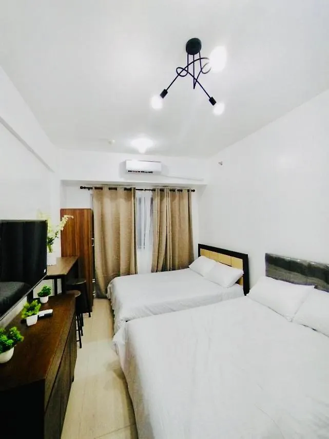 Hotel Luxury Twin Bed Room With Balcony Las Pinas-South Residence Manila